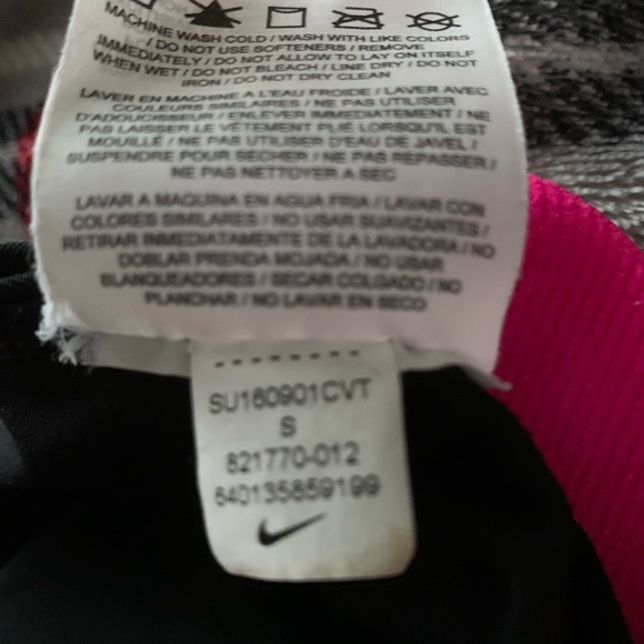 black and pink nike pro, small - Picture 2 of 2